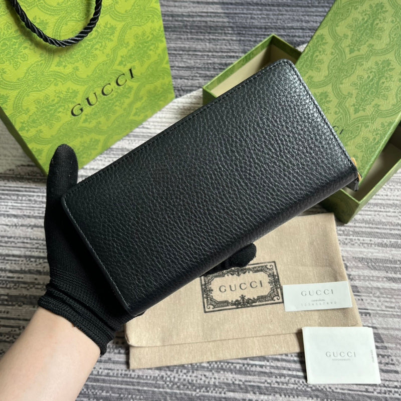 Front view of structured sleek women's handbag – women's everyday handbag