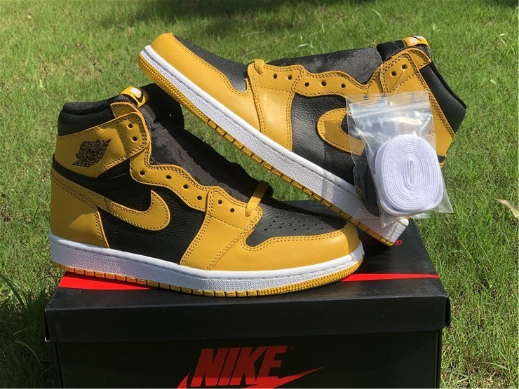 Nike Men's & Women's Designer Low-Top Shoes — Style 161 hardware detail