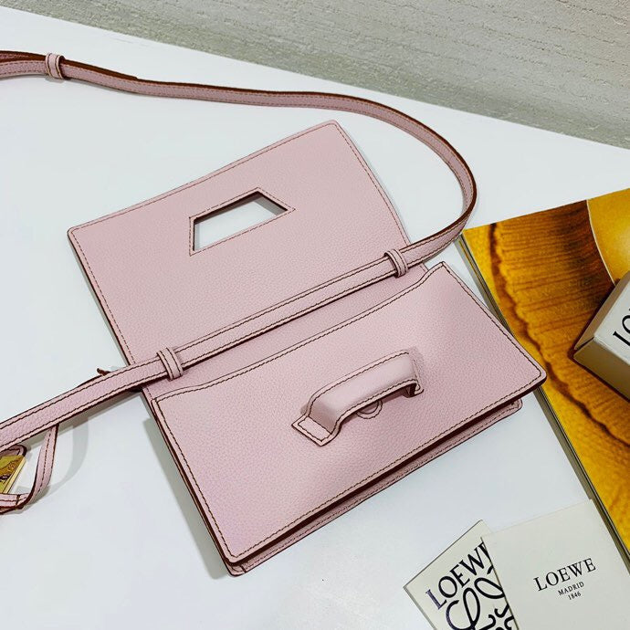 Ziva's Charm handbag – product shot (20cm*10cm*4cm)