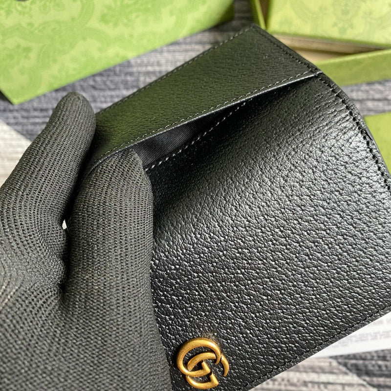 Interior view of sleek statement women's handbag – women's everyday handbag