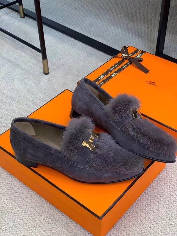 Hermès White Chelsea Boots - Close-Up Texture View