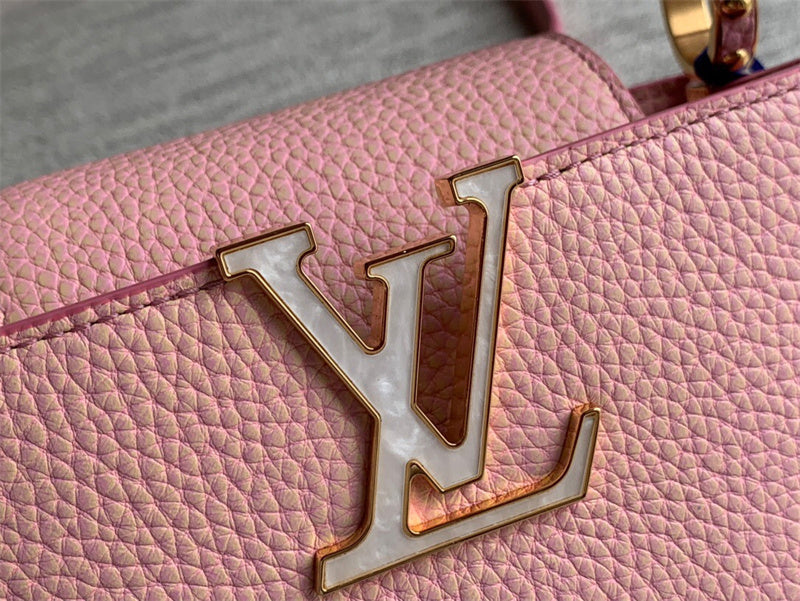  refined shoulder bag detail view showing craftsmanship 8