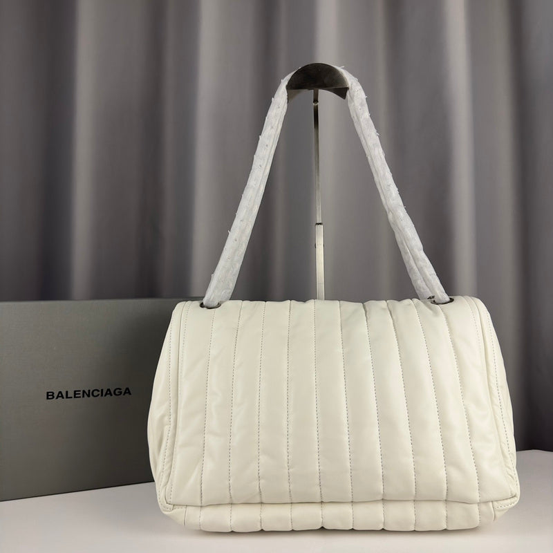 Zivas Charm Contemporary Flair Fashion Handbag (Thoughtfully Structured Design) – Interior View