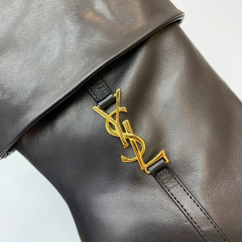 Side profile view of Saint Laurent luxury piece style No.040
