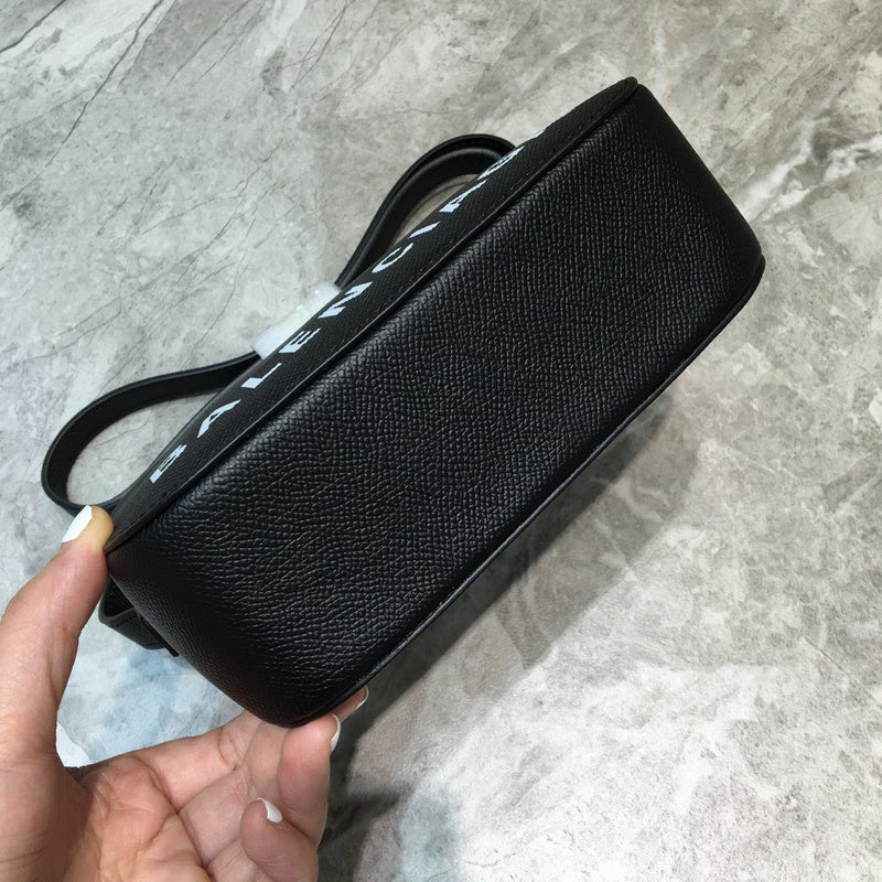 Chic Faux Leather Handbag - Premium Craftsmanship Detailing | Women's Designer-Inspired Purse #805 - hardware and detail close-up (image 5) of designer-inspired handbag