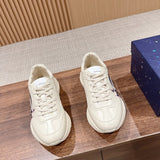 Gucci clean off-white luxury sneakers view 4 padded collar comfort
