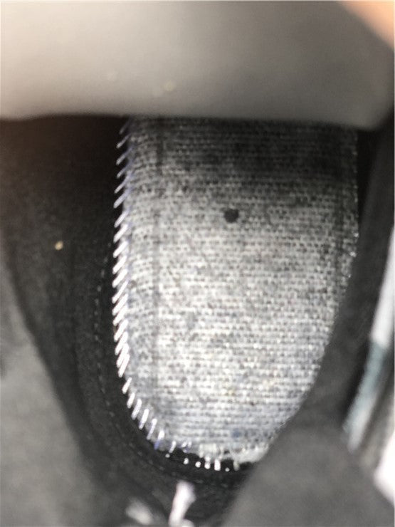 Nike Men's & Women's Premium Low-Top Trainers — Style 181 interior view