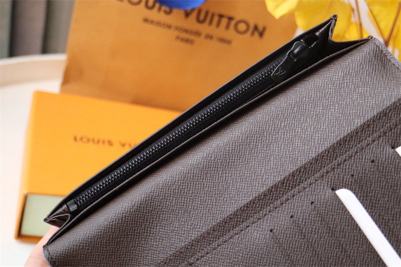  Essential shoulder bag carried on shoulder 10
