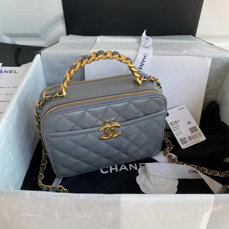 Zivas Charm Effortless Sophistication Fashion Handbag (Elevated Daily Companion) – Angled View