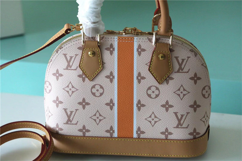  crossbody bag close-up of hardware and finish
