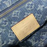  crossbody bag interior and compartment view 9
