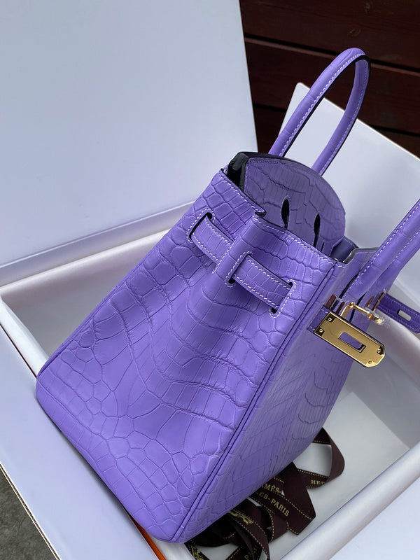 Balanced handbag styled for everyday wear