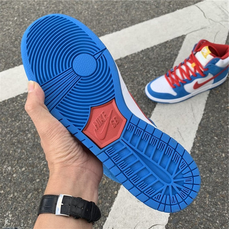 Nike Men's & Women's Premium Low-Top Trainers — Style 205 interior view