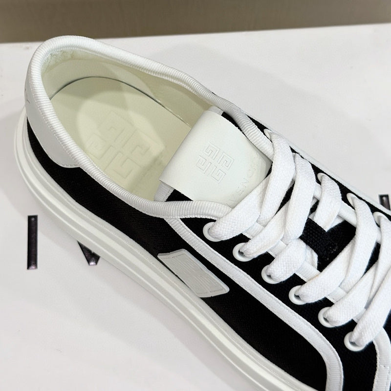 Givenchy shoes Style 133 - sole and craftsmanship detail
