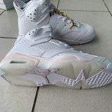Nike Men's & Women's Luxury Low-Top Trainers — Style 177 front view