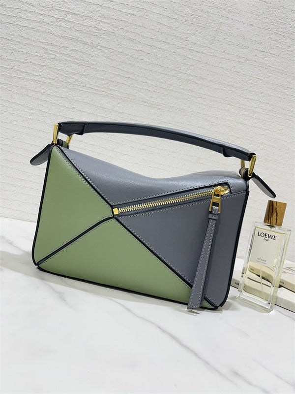 Ziva's Charm handbag – front view (24cm*16cm*10cm)