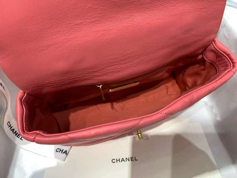 Zivas Charm Refined Structure Luxury Handbag (Versatile Style Statement) – Detail View