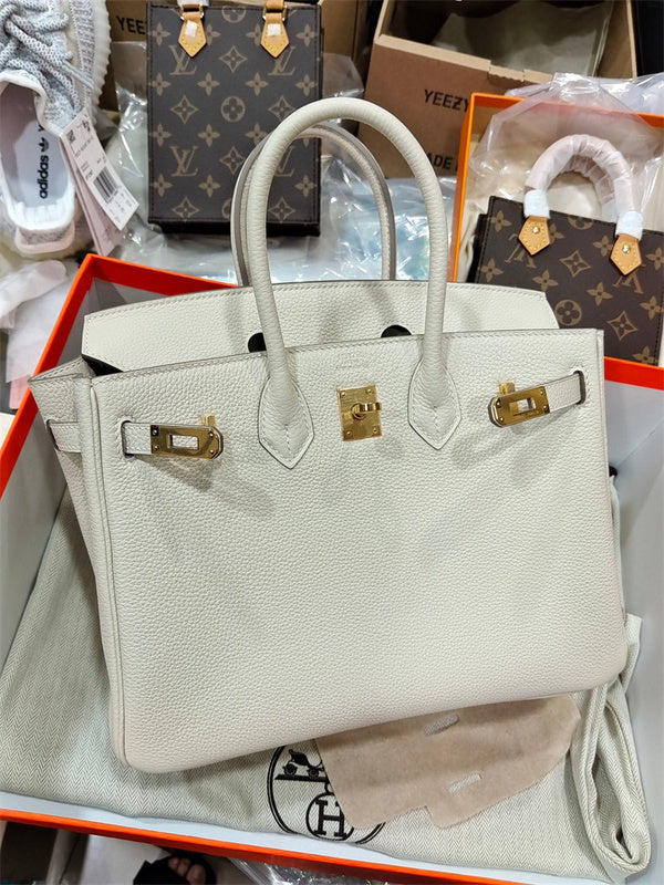  polished shoulder bag styled with outfit 12