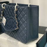  spacious purse view 9