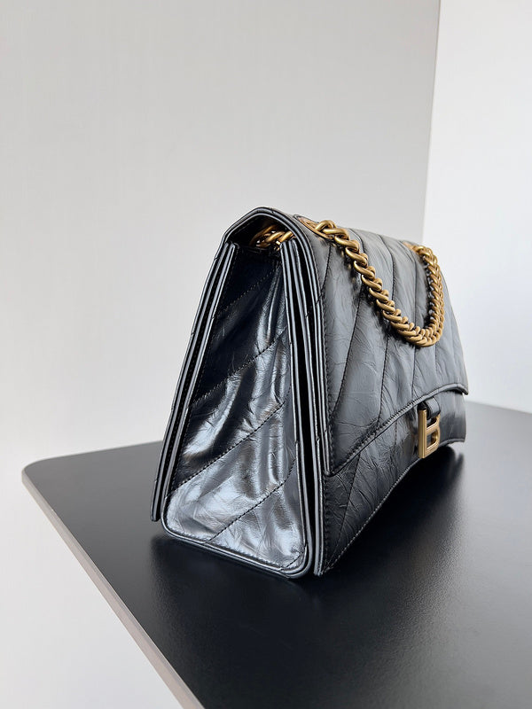 Zivas Charm Timeless Appeal Fashion Handbag (Elevated Accessory Essential) – Close-Up Detail