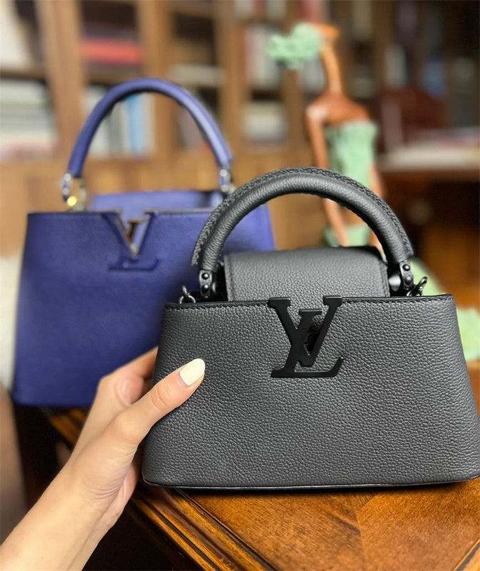  Versatile shoulder bag carried on shoulder 28