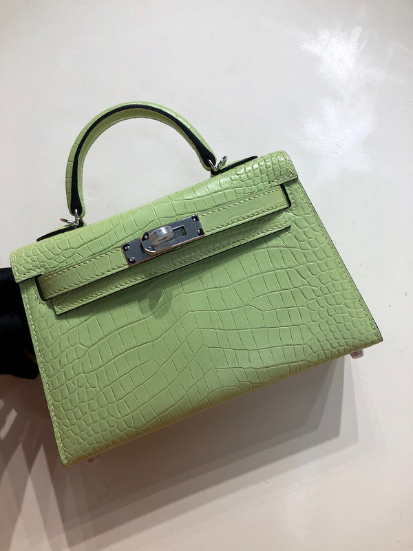 Sophisticated bag women's premium everyday handbag