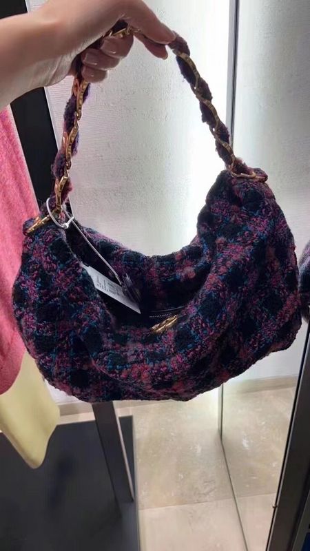 Zivas Charm Sleek Silhouette Designer Handbag (Everyday Luxury Essential) – Interior View