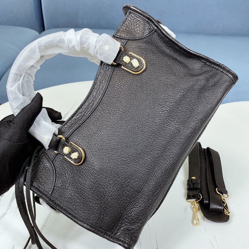 Zivas Charm Effortless Sophistication Fashion Handbag (Refined Modern Silhouette) – Styled Look