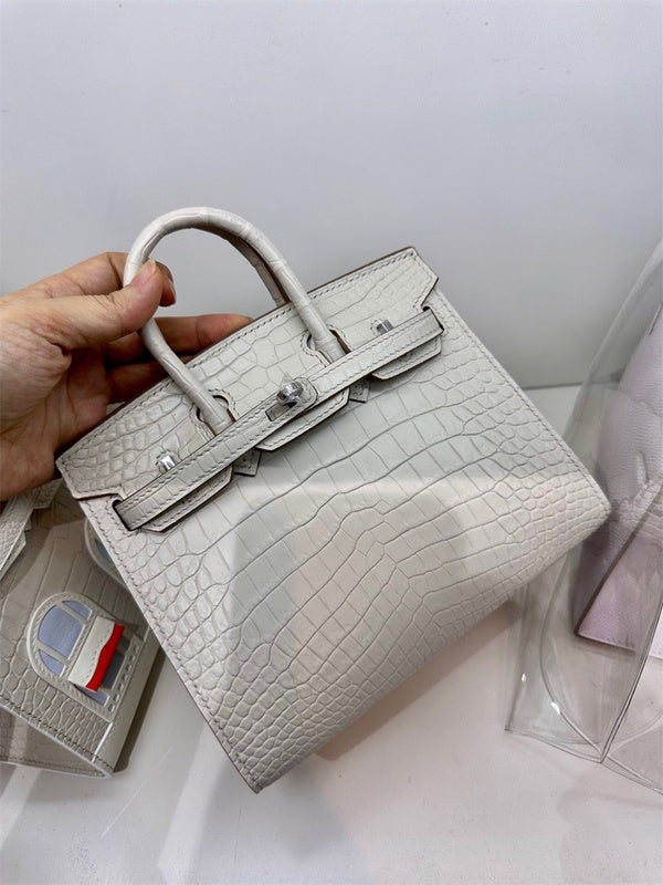  chic shopper bag styled with outfit 18
