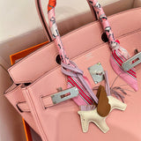  Streamlined shopper bag carried on shoulder