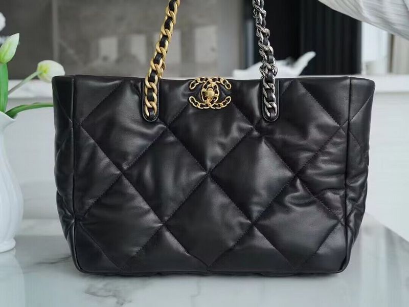  handbag, spacious everyday style, image 1