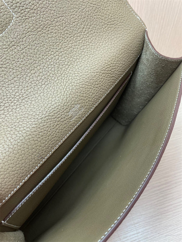  Statement top-handle bag front view 25