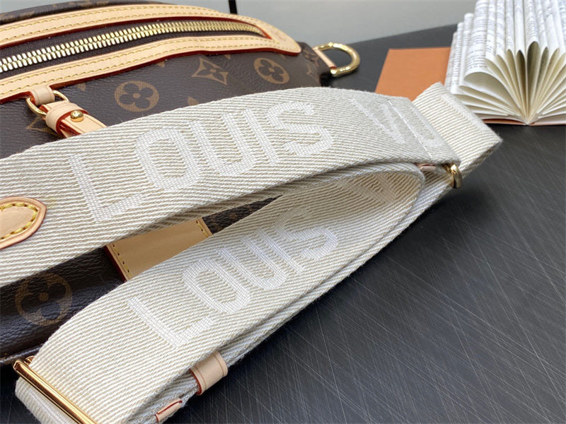  Sophisticated shoulder bag front view 13