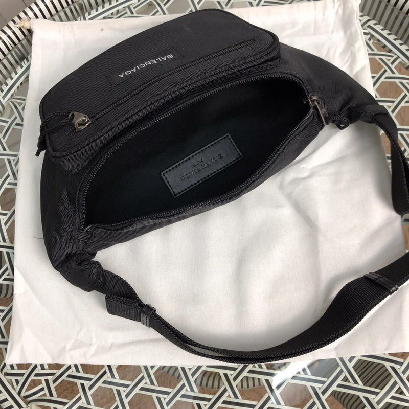 Close-up detail of statement polished women's handbag – women's everyday handbag
