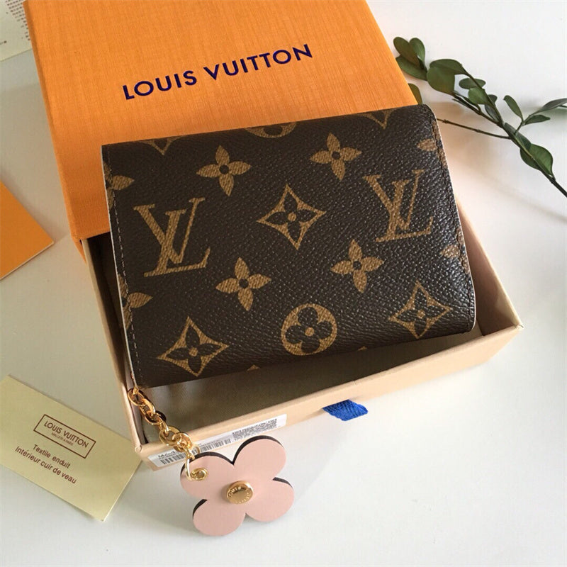 sophisticated everyday bag styled with outfit