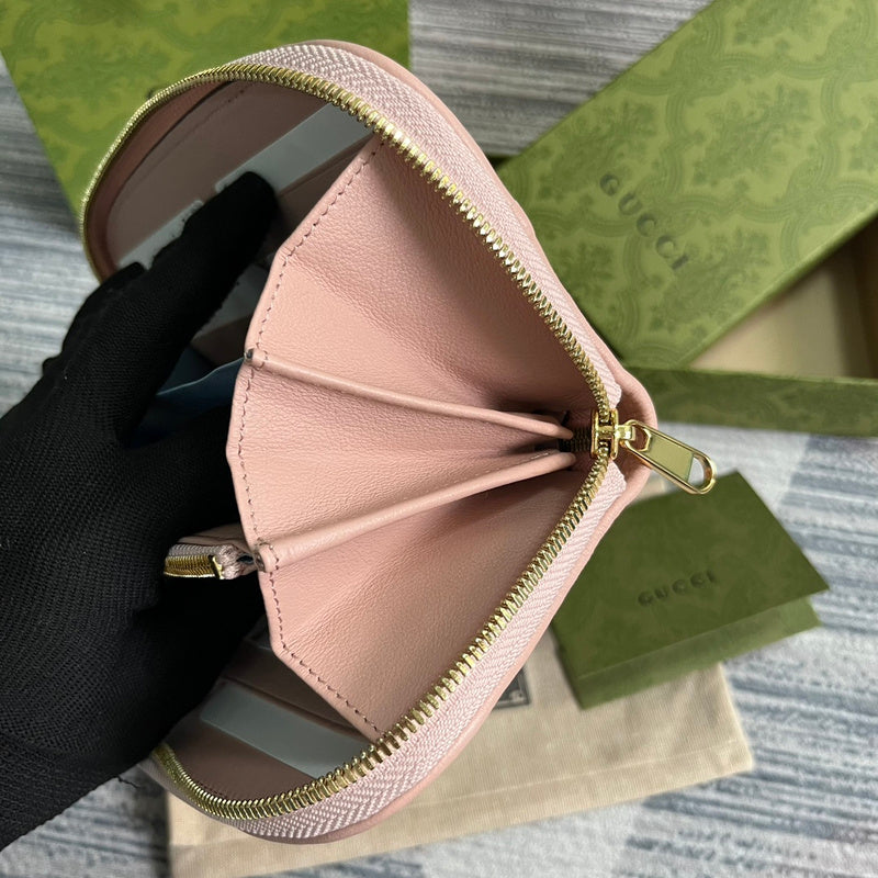 Side profile of structured premium women's handbag – women's everyday handbag