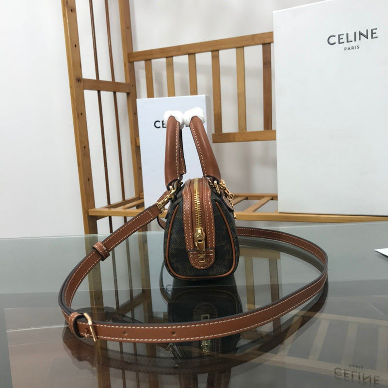 Handle and strap detail of signature classic women's handbag – women's everyday handbag
