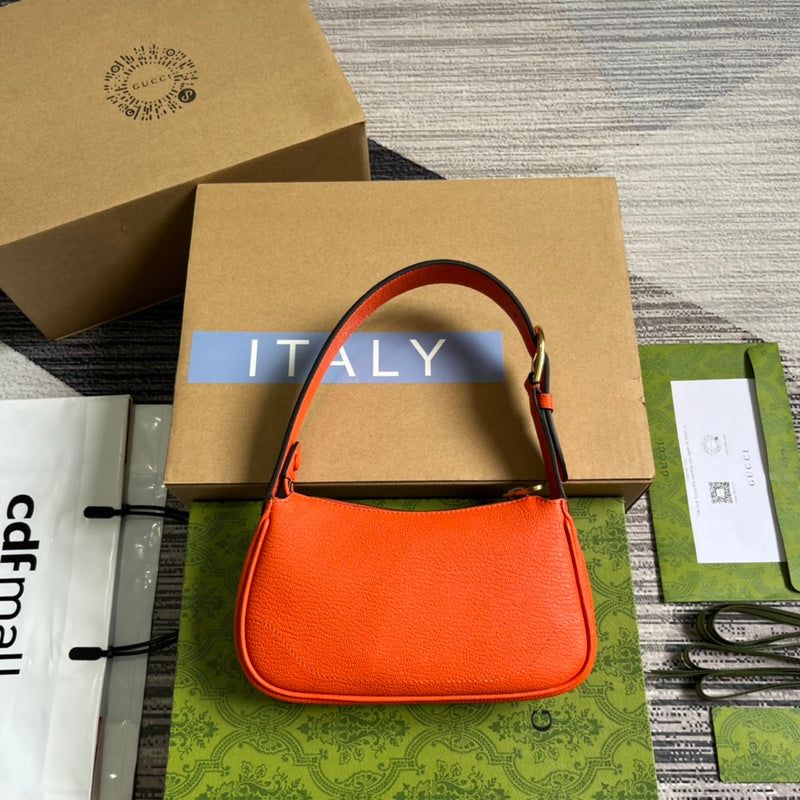 Front view of everyday-luxe sleek women's handbag – women's designer-style accessory