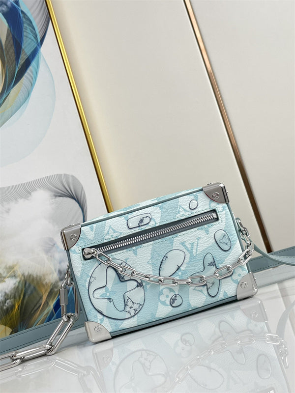  everyday bag interior and compartment view