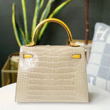  Everyday structured bag front view 25