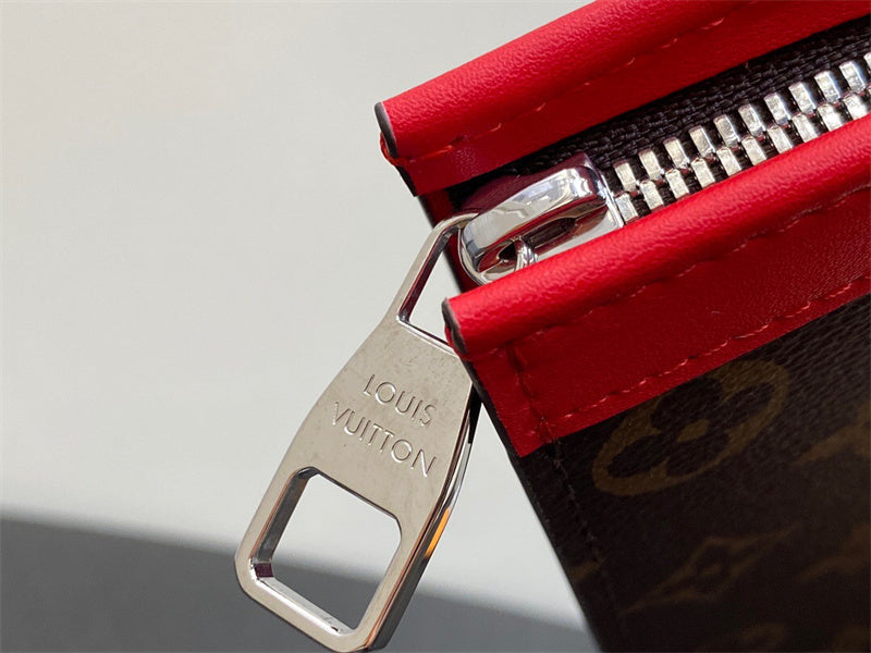  satchel close-up of hardware and finish 23
