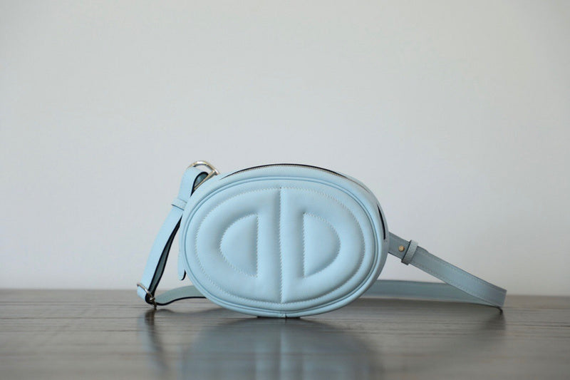 Interior view of poised premium bag