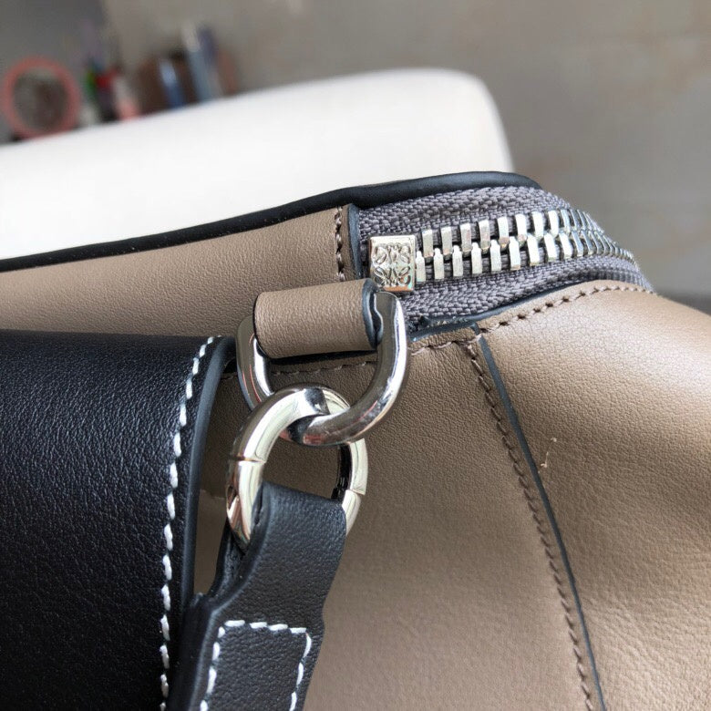 Ziva's Charm handbag – full view (Standard Size)