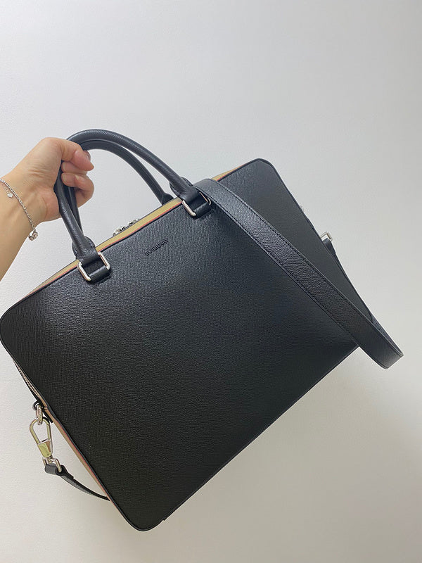 Ziva's Charm handbag – front view (one versatile size)