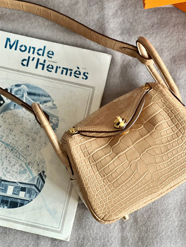  Chic satchel carried on shoulder 10