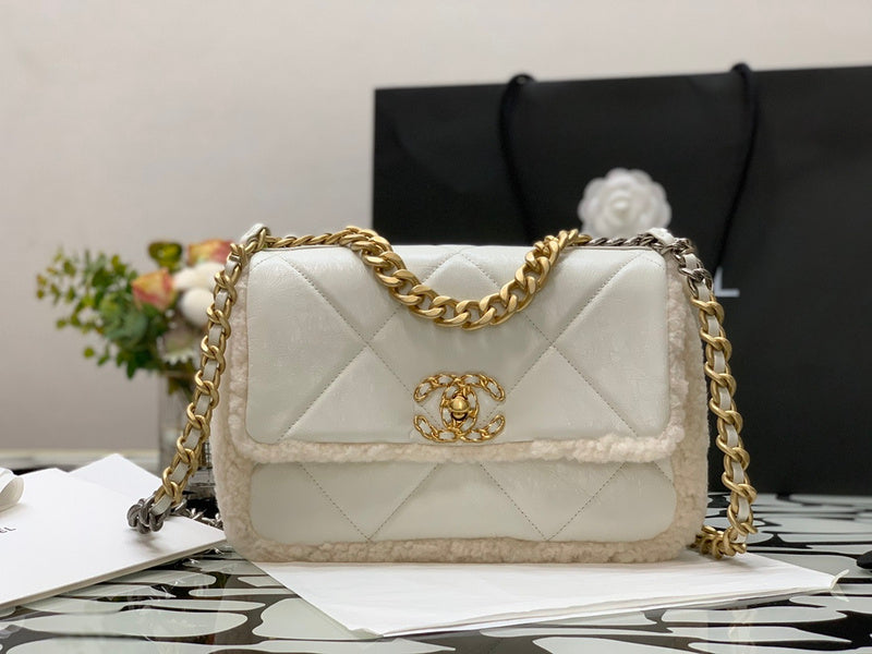  women's handbag, mid design, view 2