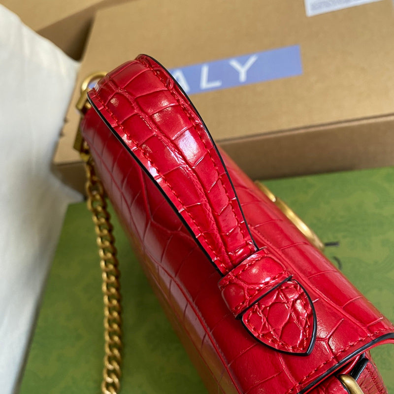 Handle and strap detail of signature elevated women's handbag – women's luxury accessory