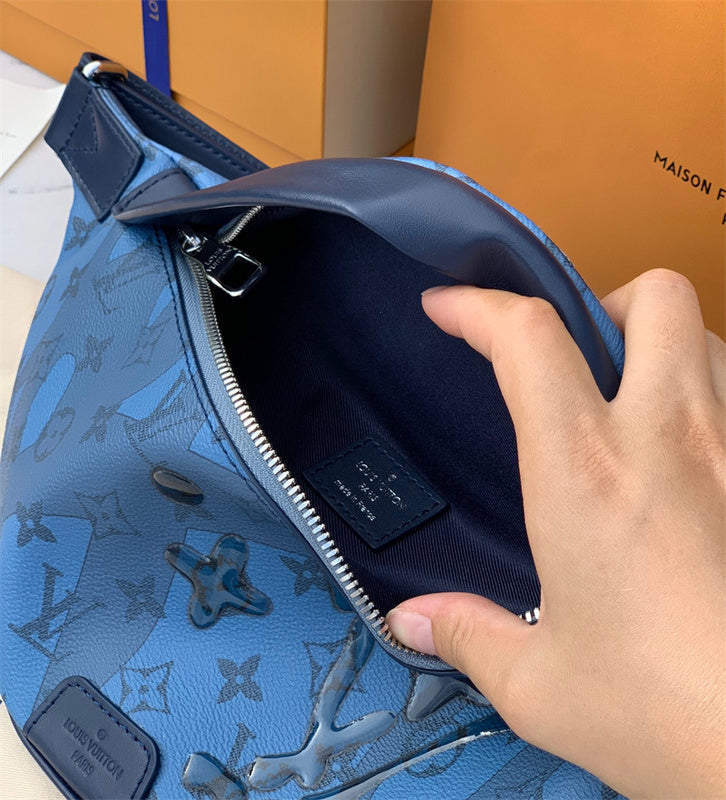  elegant top-handle bag detail view showing craftsmanship 8