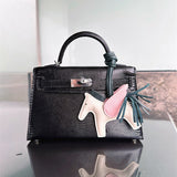  Everyday carryall bag front view 7