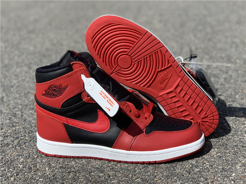 Nike Men's & Women's Iconic Street Trainers — Style 119 hardware detail